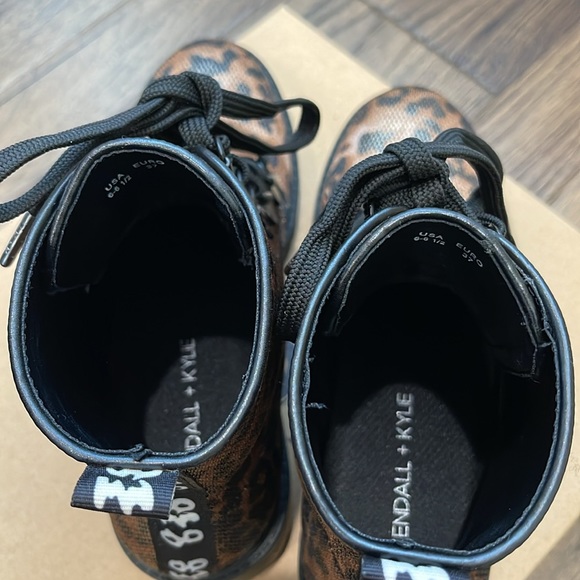 KENDALL + KYLIE
Epic Leopard-Print Combat Boots size 6-6.5 - Picture 7 of 10